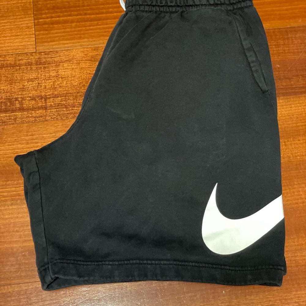 Preowned Men’s Nike Black Short Size XL